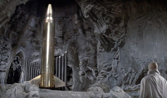beneath-the-planet-of-the-apes-bomb_1200_705_81_s